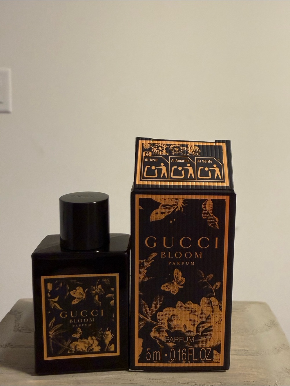 Gucci Bloom Parfum Black and Gold Mini Bottle